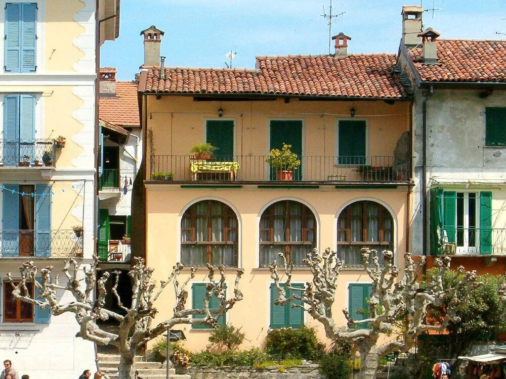 Homely Mansion in Isola Superiore near Lake