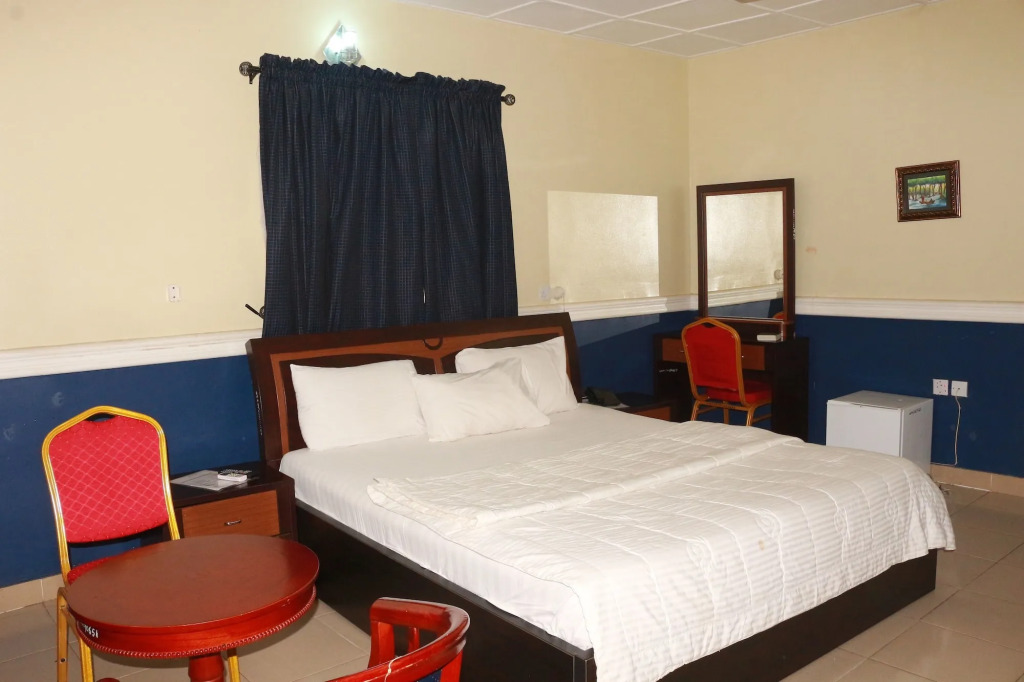 C'ron Hotels and Suites