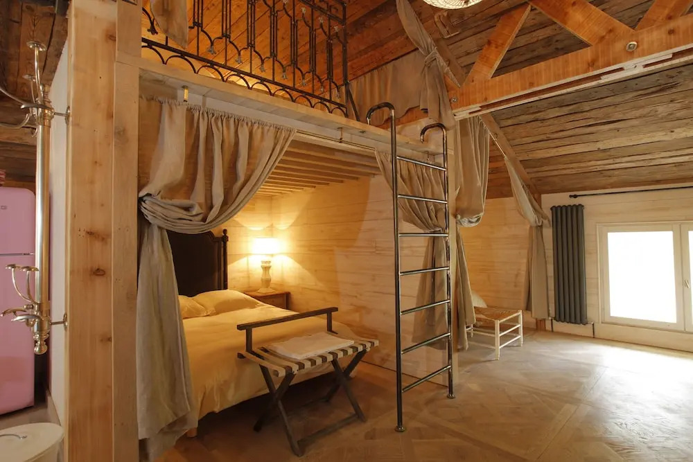 Lappart du chateau des Girards