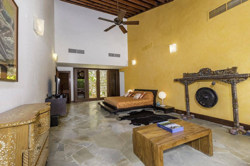 Fantastic villa at Casa de Campo - with ocean/river views, 2 golf carts, chef, maid & butler