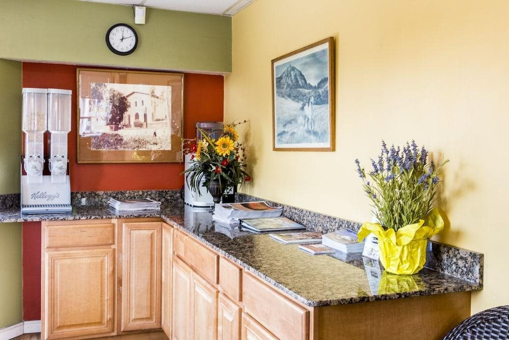 San Luis Inn and Suites