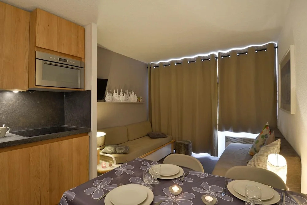 Belle Plagne Apartment With 2 Rooms for 5 People of 27 mÂ² on the Slopes Th509