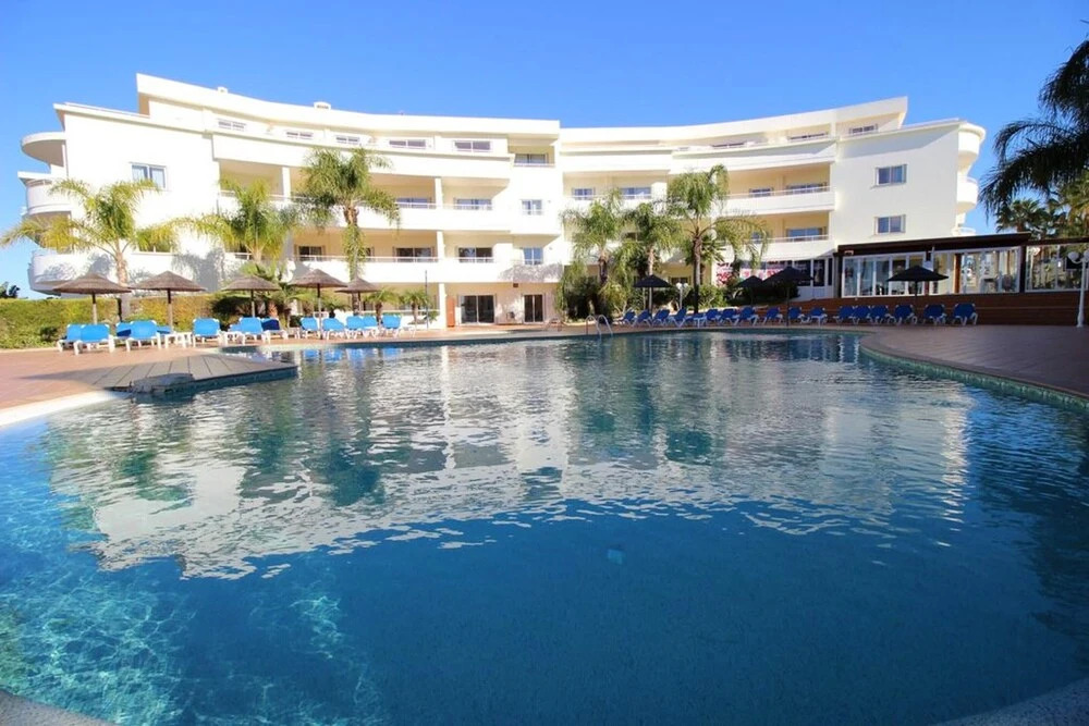 Apartment With one Bedroom in Lagos, With Private Pool, Enclosed Garden and Wifi