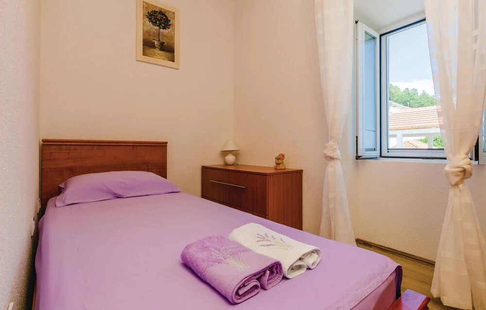 Four-Bedroom Holiday Home In Babino Polje