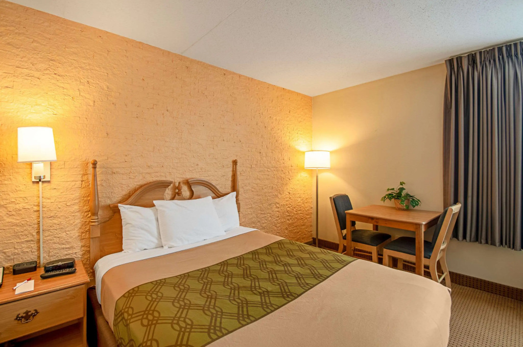 Econo Lodge Metro
