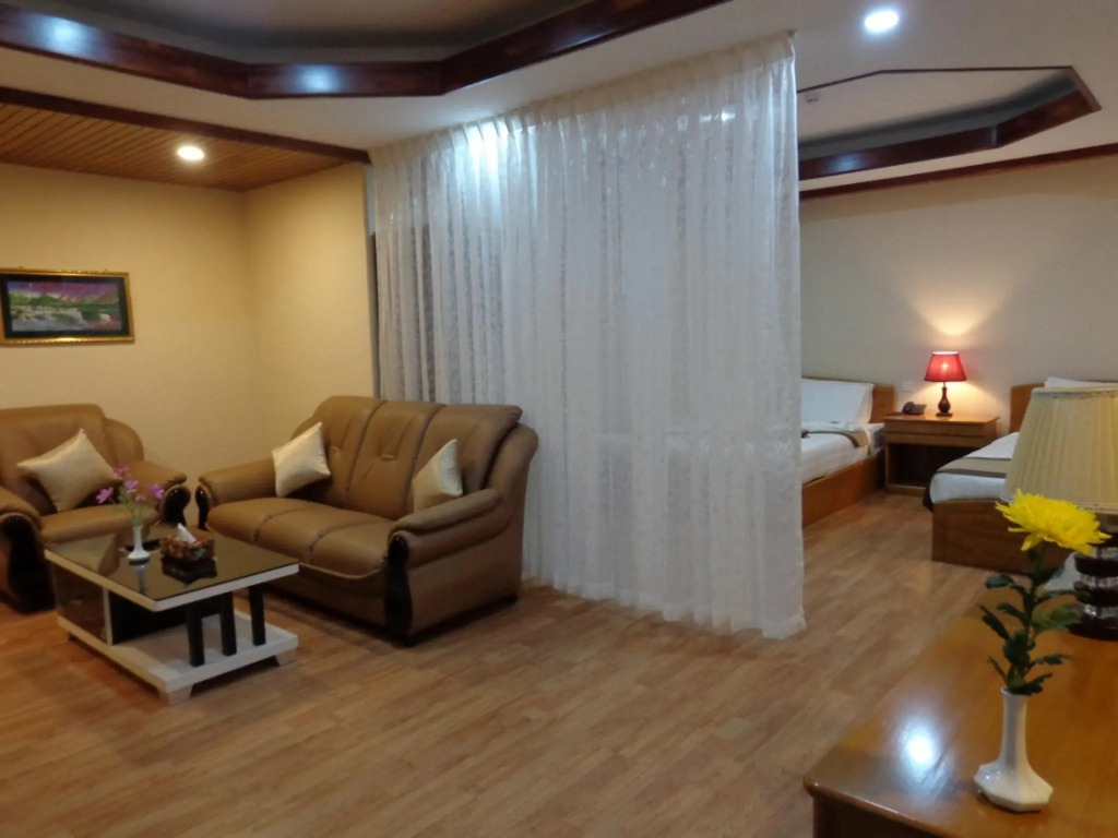 Royal Khattar Hotel