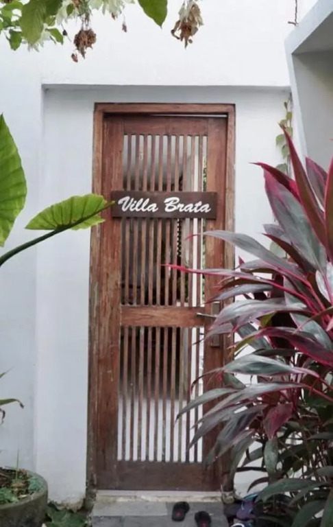 Villa Brata by WizZeLa