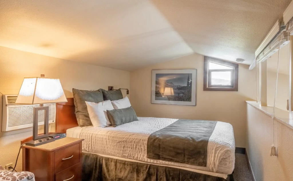Wapato Point Resort