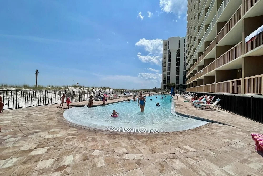 Pelican Beach 307