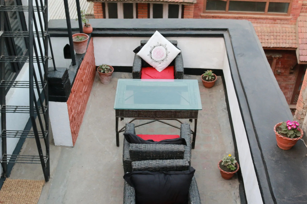 Hira Guest House