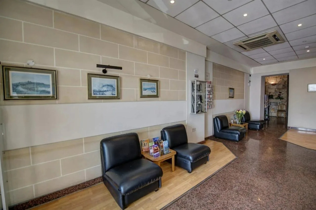 Sliema Chalet Hotel