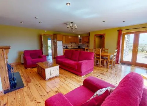 Dingle Courtyard Cottages 4 Bed Sleeps 8