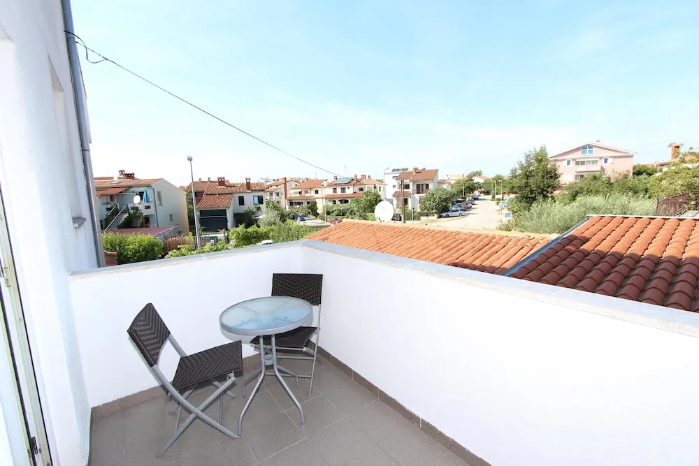Apartments Leo
