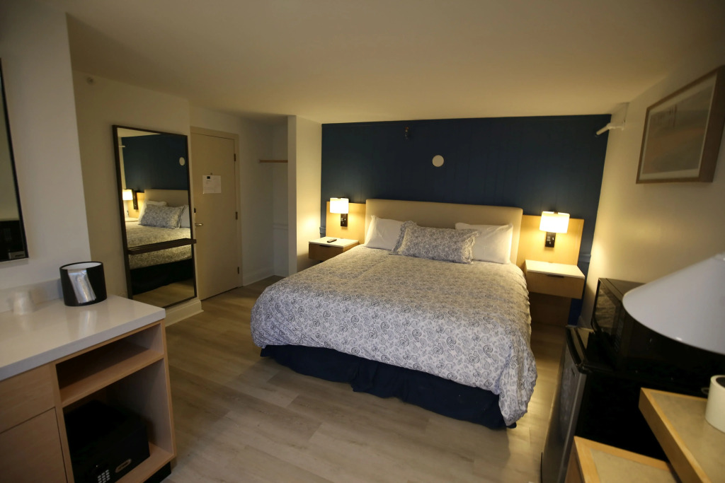 Harborline Hotel