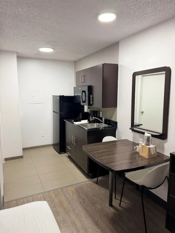 Everstay Inn & Suites