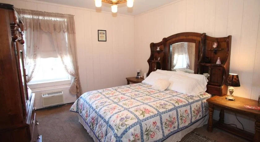 Tombstone Bordello Bed & Breakfast