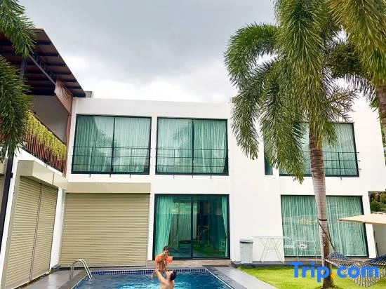 The White House Kamala Phuket