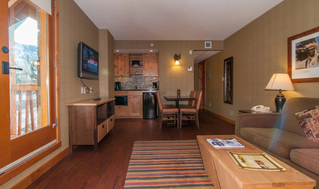 Fox Hotel and Suites