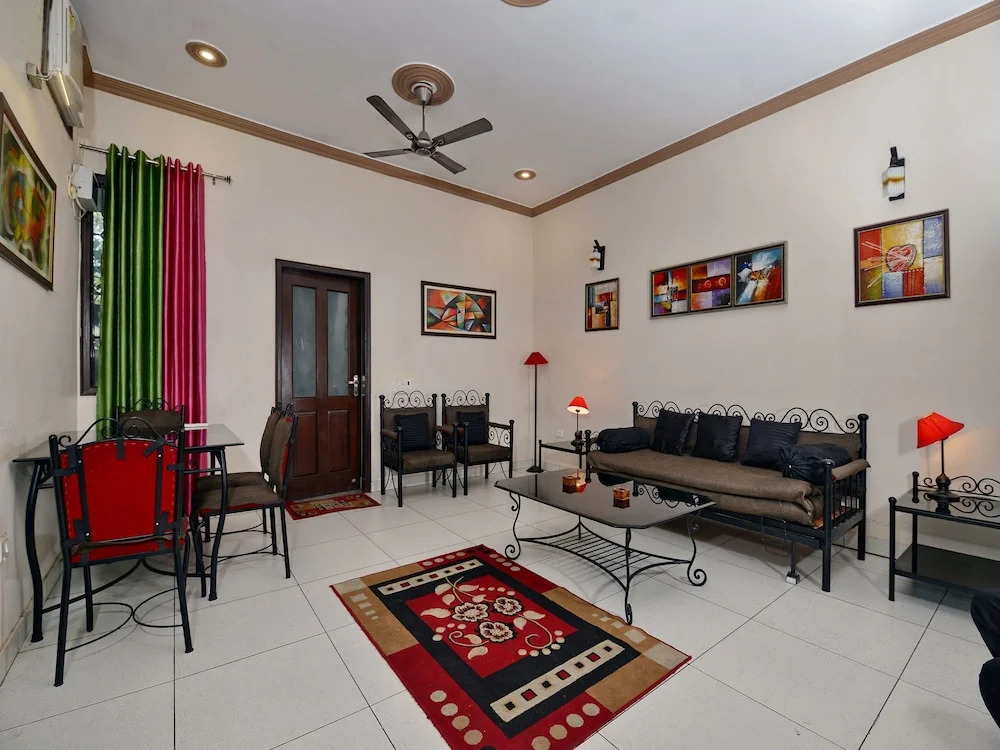 OYO 16928 Home Pool Side 2BHK Chakrata Road
