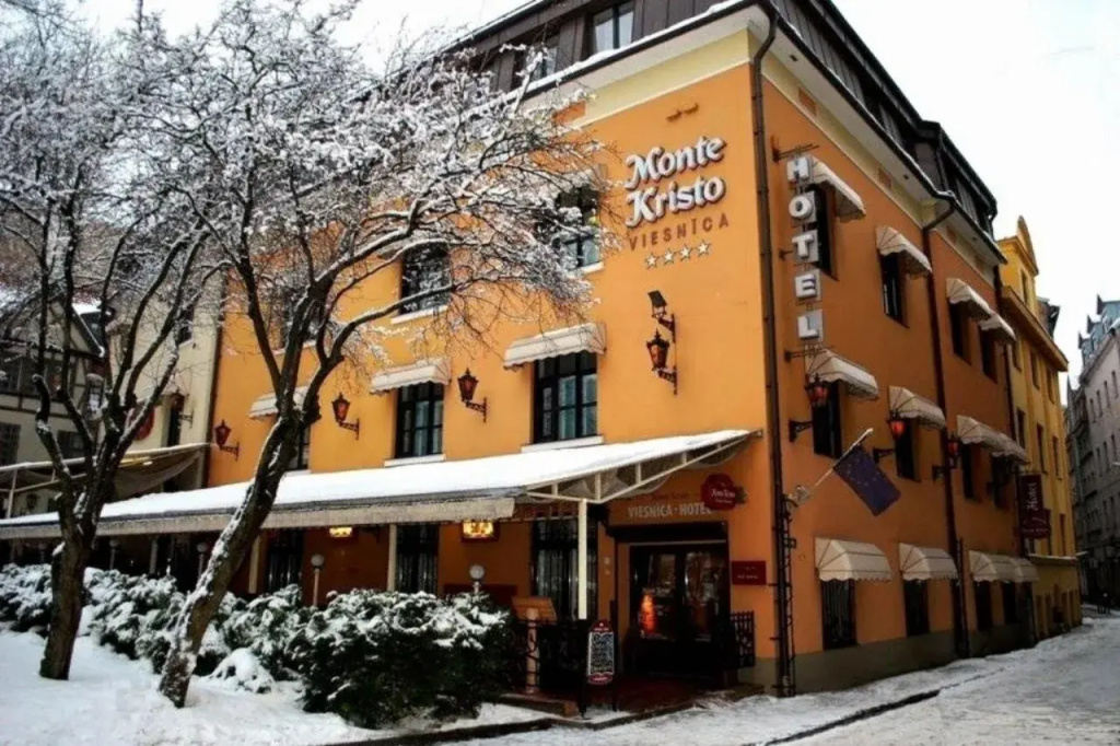 Отель Monte Kristo