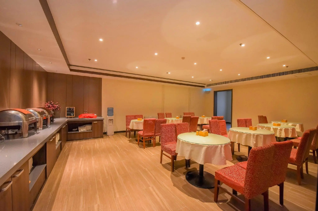 Hanting Hotel Shijiazhuang Jianhe Bridge Metro Station