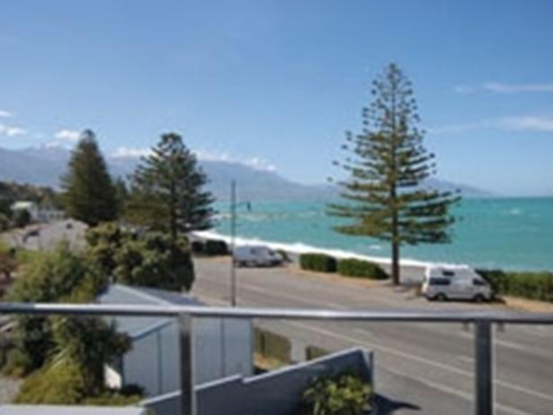 Waves by Kaikoura Holiday Home