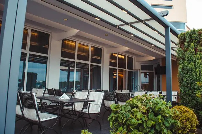 Celly Hotel