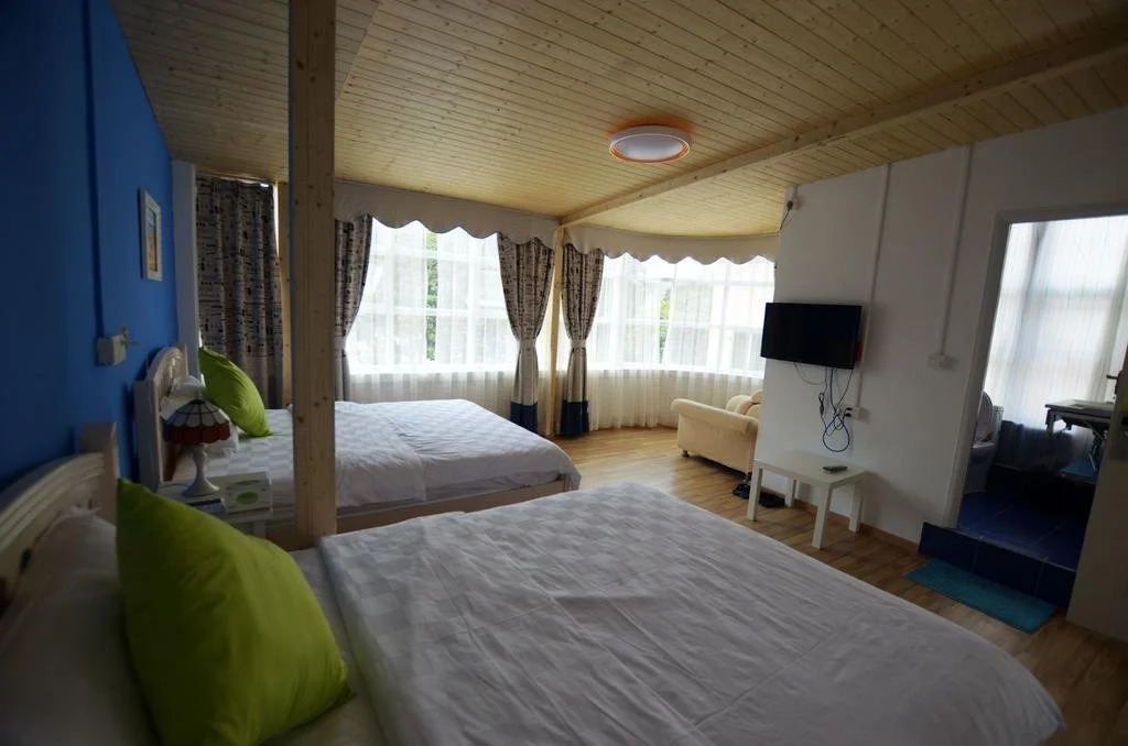 Xichong Phoenix Tree Inn