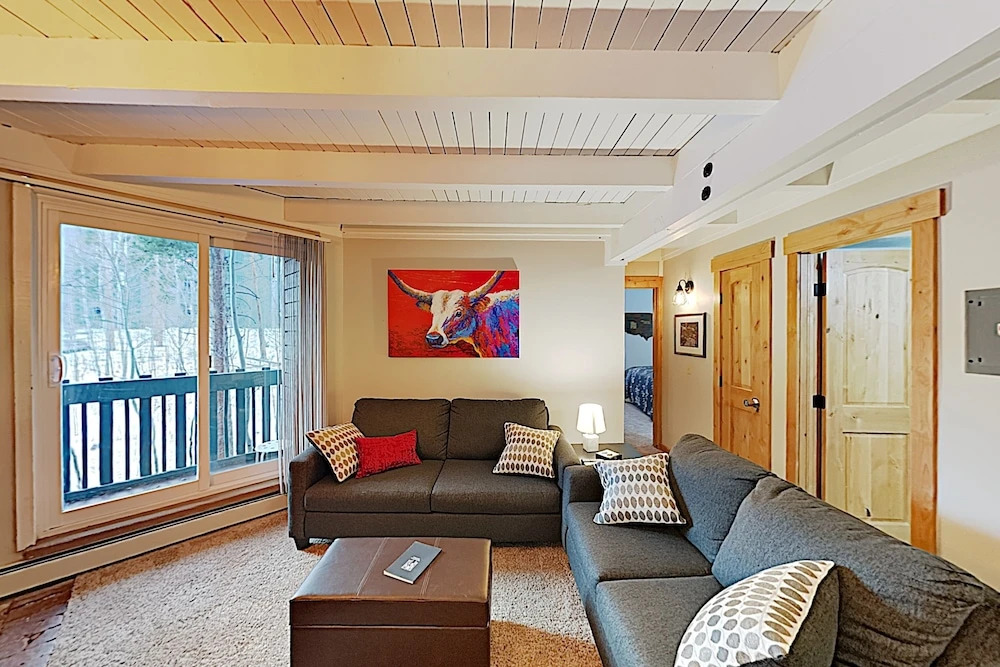 Updated Treehouse W/ Heated Pool & Hot Tubs 2 Bedroom Condo