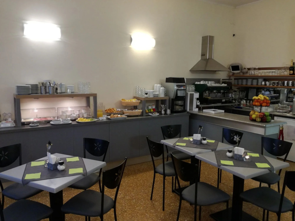 Hotel Cairoli