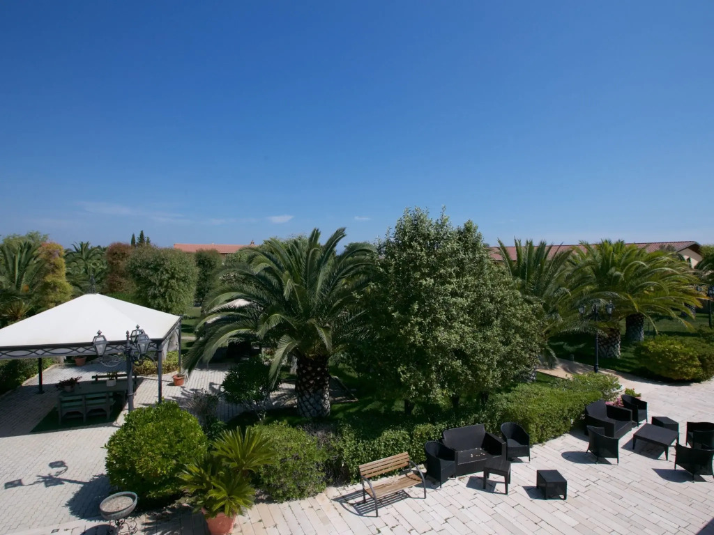Inviting Holiday Home in Trinitapoli with Swimming Pool