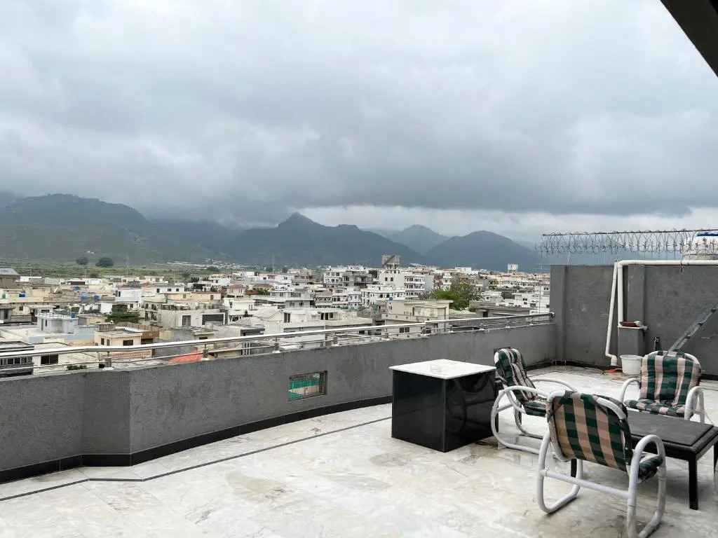 PENTHOUSE 3 Bedrooms LUXURY Apartment E11 Islamabad