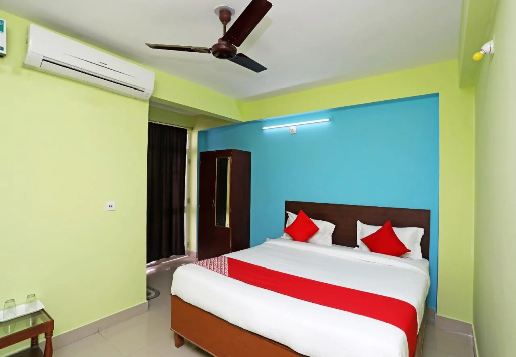 OYO 26496 Hotel Sands Bay