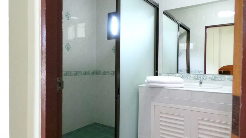 House With 3 Bedrooms in Phuket, With Pool Access, Enclosed Garden and