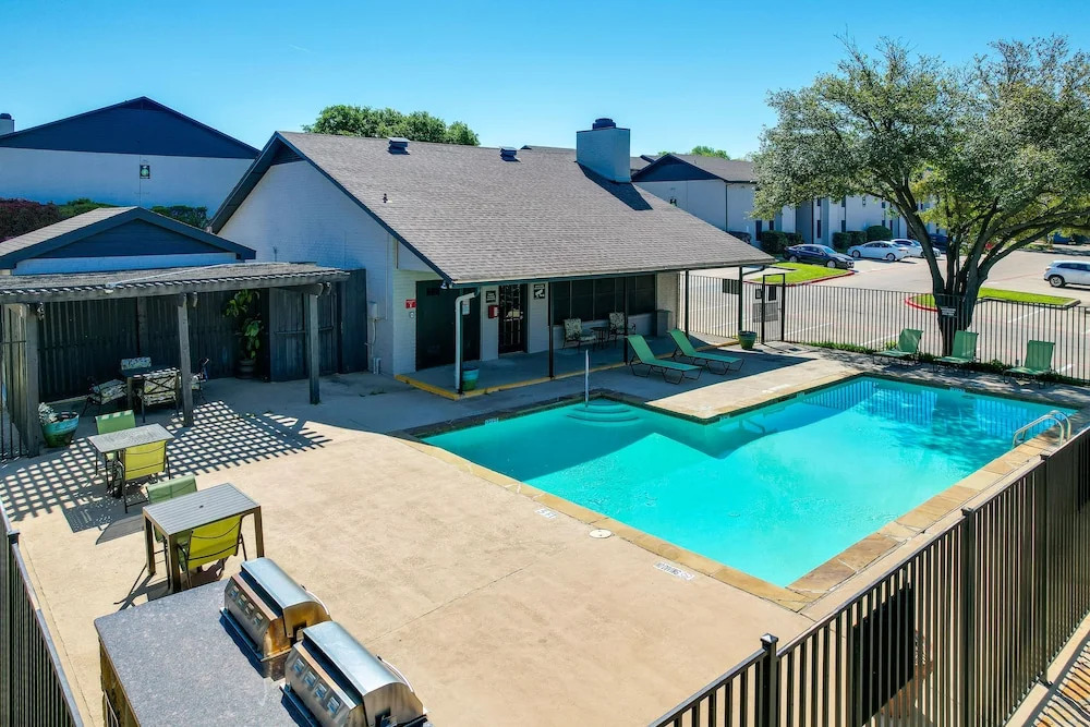 Near Stadiums: Grand Prairie Apt w/ Pool Access