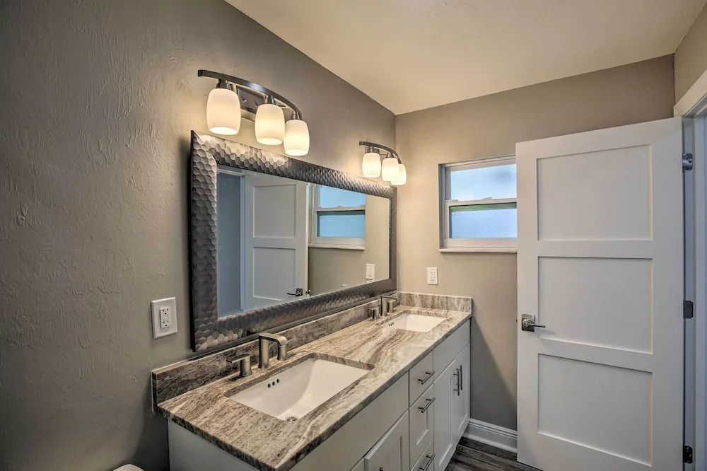 Canal-front Cape Coral Home: Pool & Patio