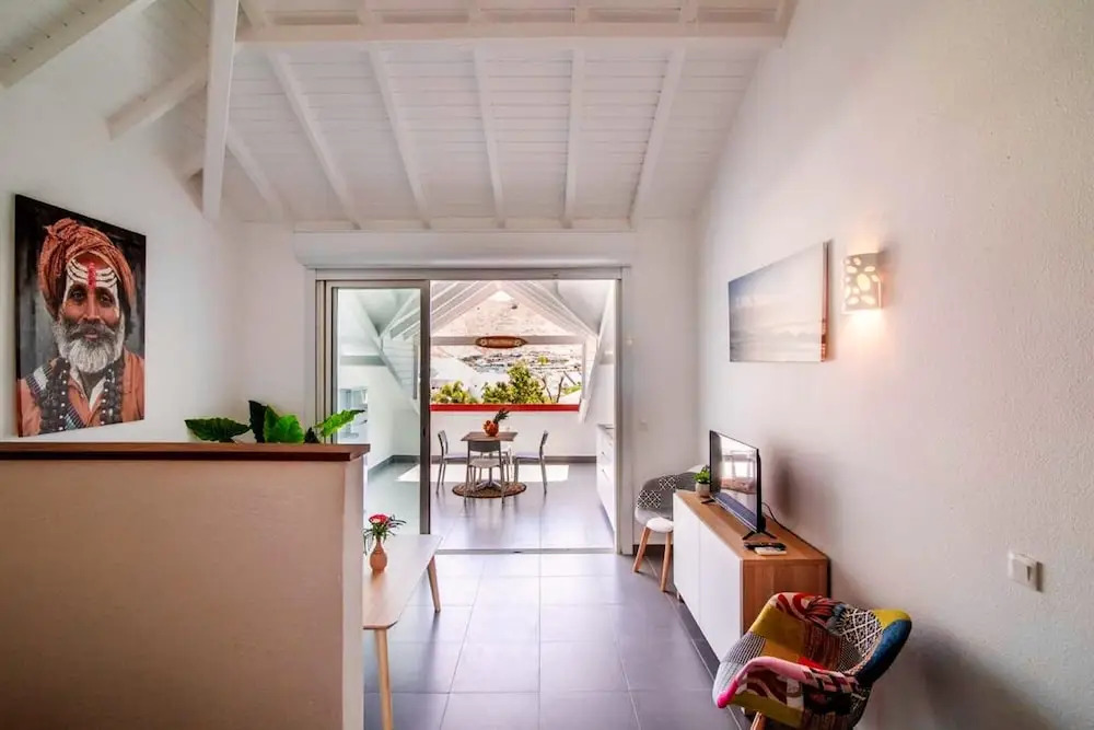Studio in Cul-de-sac, With Wonderful Mountain View, Shared Pool and Furnished Terrace