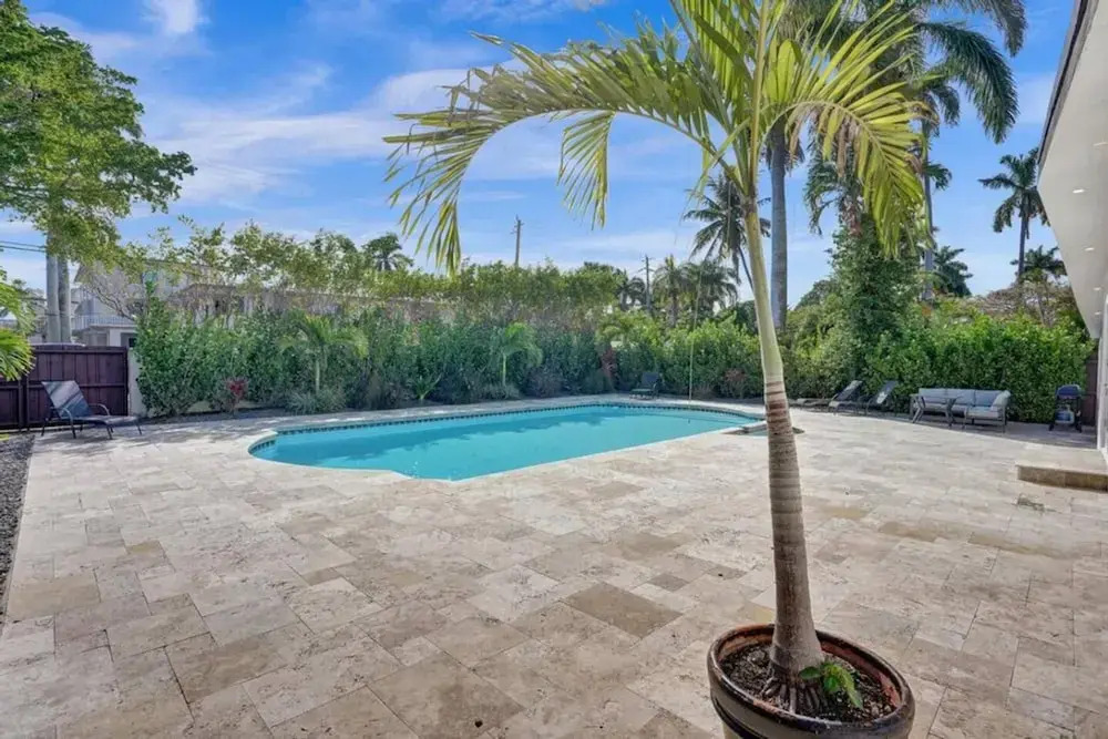 Pool House 3 Bedroom Home Victoria Park