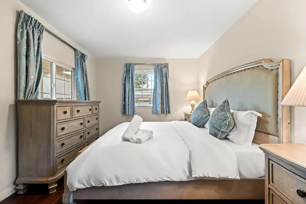 Cozy Pasadena Home Steps From Rose Bowl w Parking