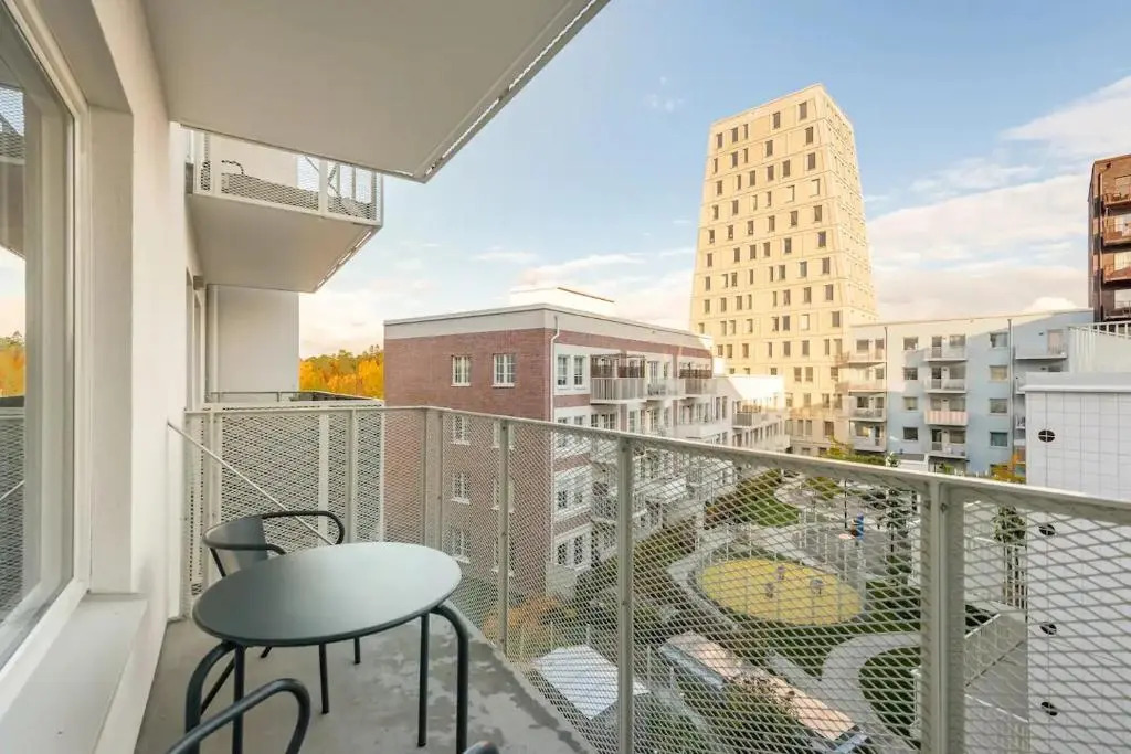 Luxury Business Studio Apartment - Garden View