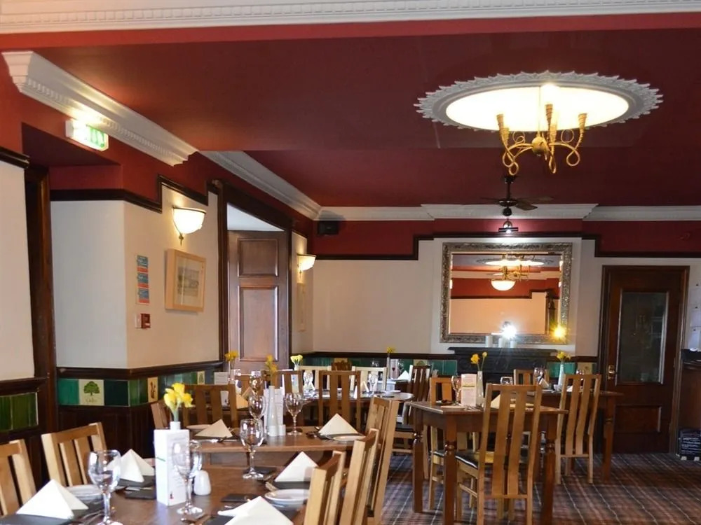 The Oaks Hotel