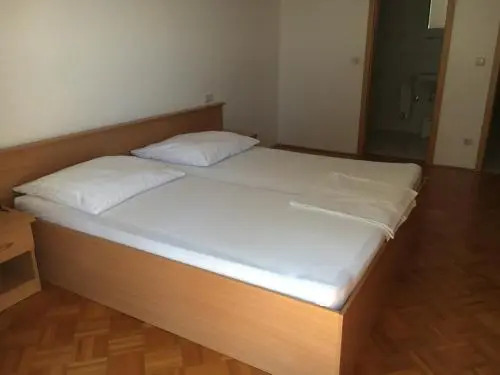 Apartments and Rooms Mamić
