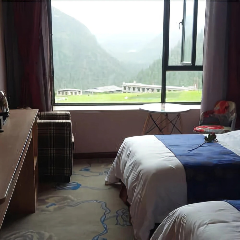 Zhaxi Zhuomu Hotel