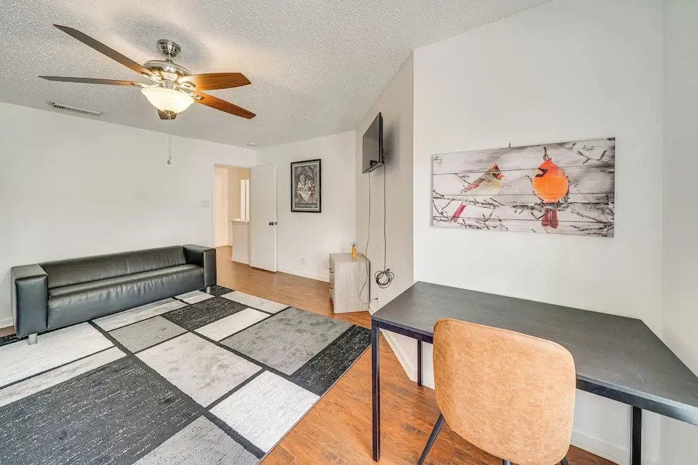 Spacious Home w Deck Near San Antonio Aquarium