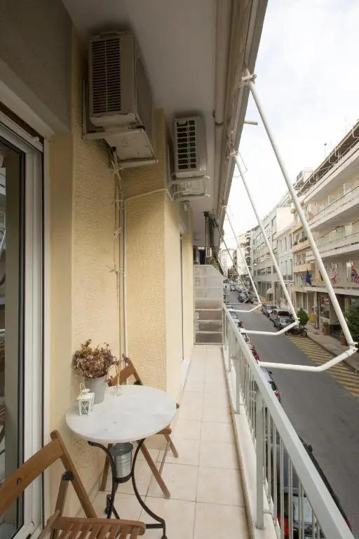 Apartment at Koukaki, 150m from the metro