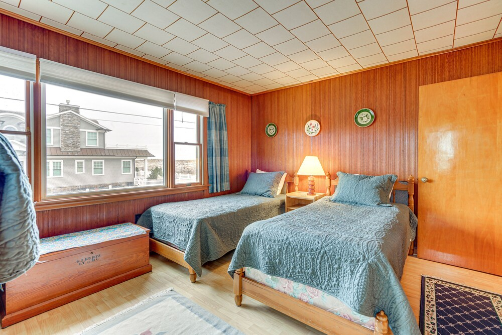 Beachfront Lavallette Home - 2 Mi to Casino Pier!
