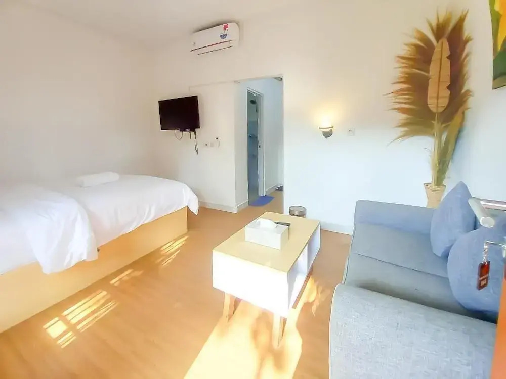 Abams Gili Air