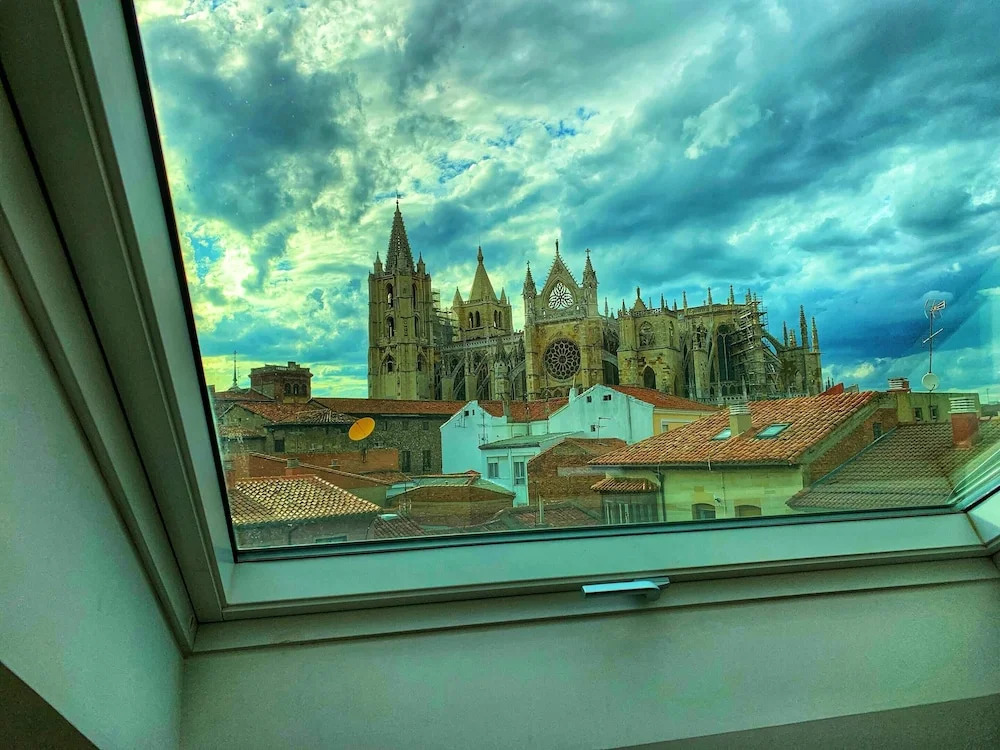 Studio in León, with Wonderful City View And Wifi