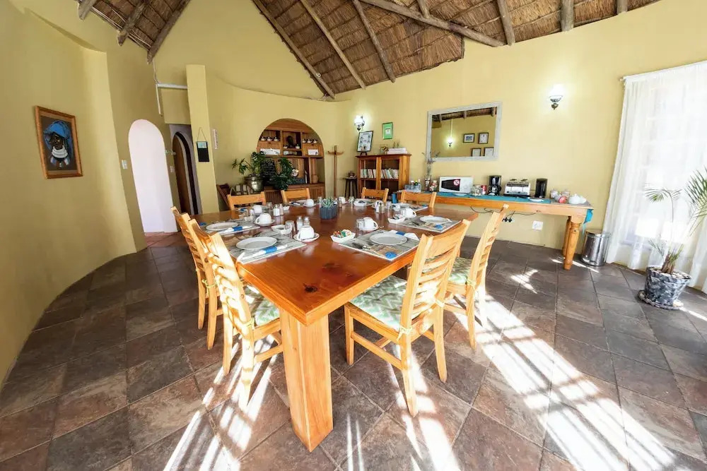 Maclear Manor