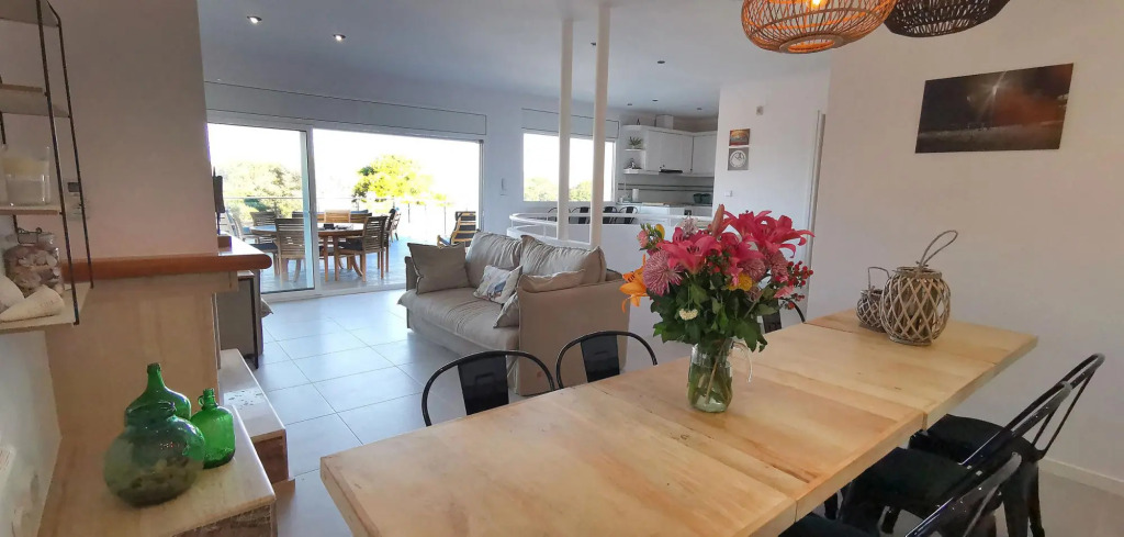 Sabina in L'Escala with 6 bedrooms and 3 bathrooms